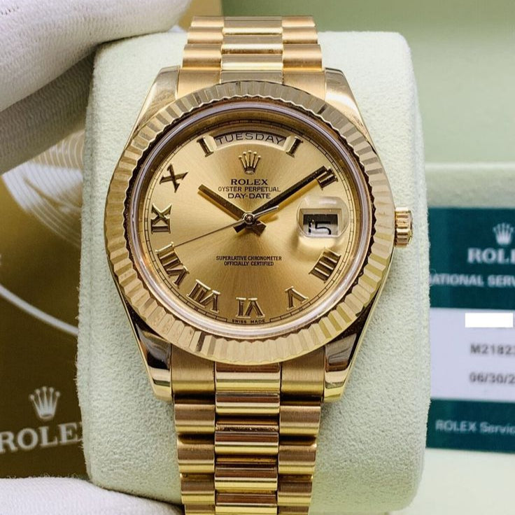 Rolex Day-Date 40 Presidential 228238 Fluted Bezel golden Dial